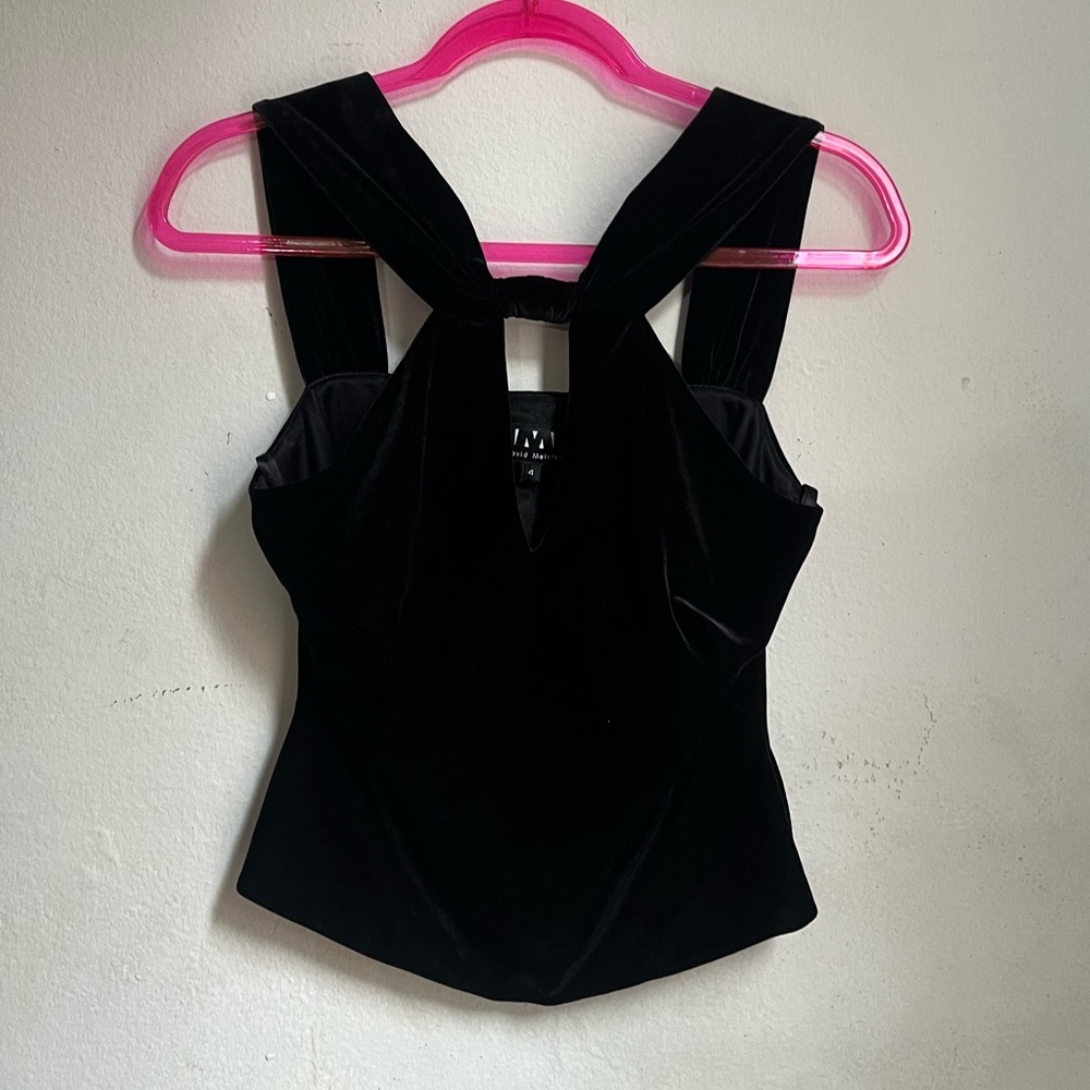 DAVID MEISTER BLACK VELVET KEYHOLE THICK STRAP SLEEVELESS TOP